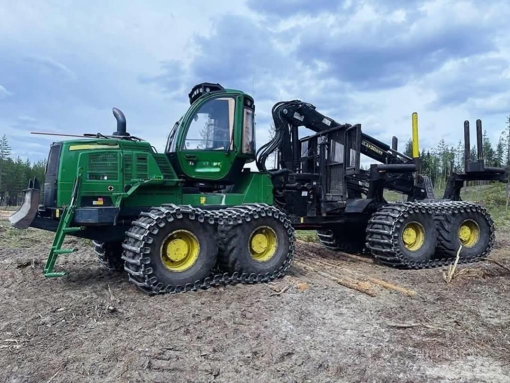 John Deere 1910 Lesné traktory