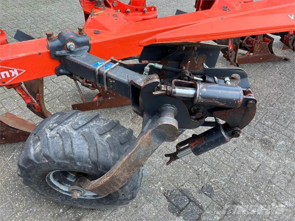Kuhn VM 1525T Pluhy