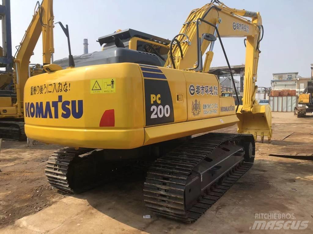 Komatsu PC 220-8 Pásové rýpadlá