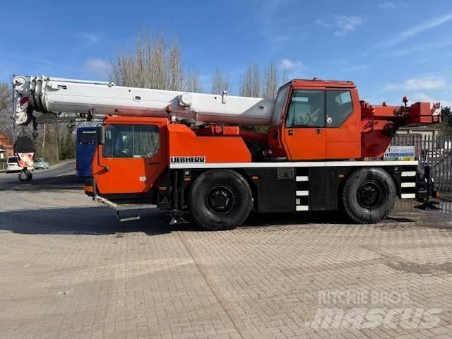 Liebherr LTM 1030-2 Univerzálne terénne žeriavy