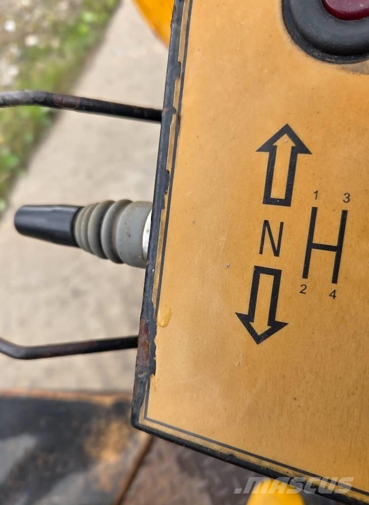 JCB 6 TST Stavebné sklápače