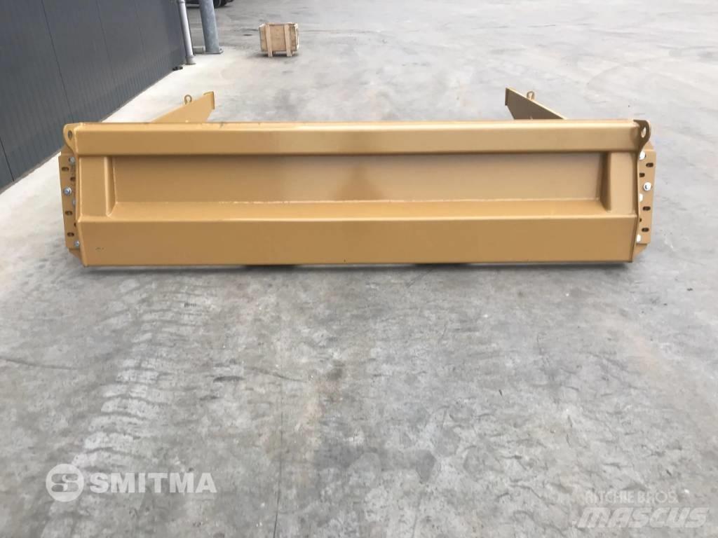 CAT 725C Zadné dvere
