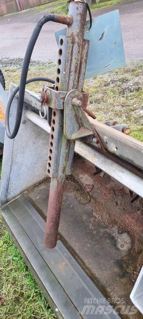 Fjärås 1,35 Posýpače soli a piesku