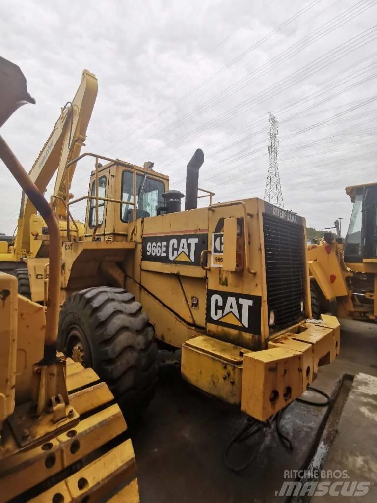 CAT 966E Kolesové nakladače