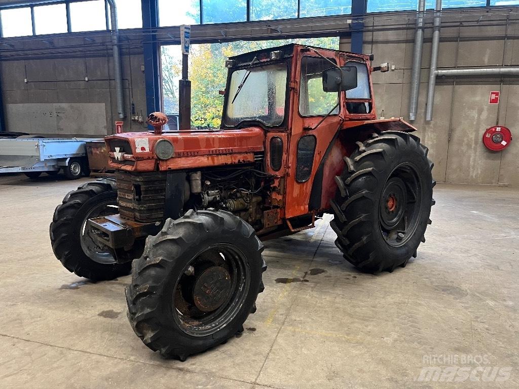 Massey Ferguson 168 Traktory