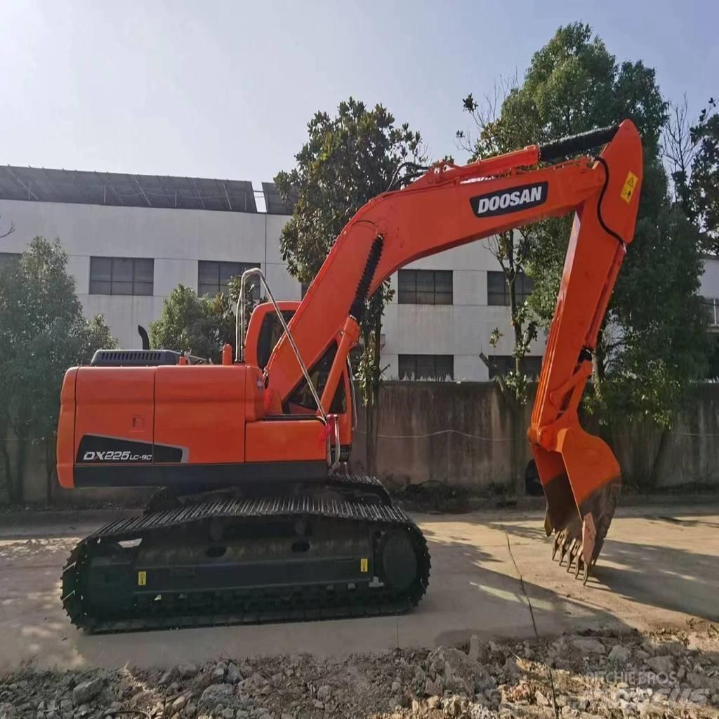 Doosan DX225LC-9C Pásové rýpadlá