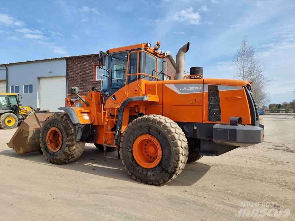 Doosan DL 300-5 Kolesové nakladače
