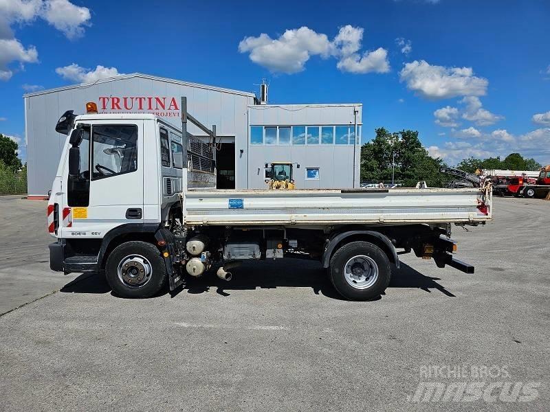 Iveco 80E 18 Plošinové nákladné automobily/nákladné automobily so sklápacími bočnicami