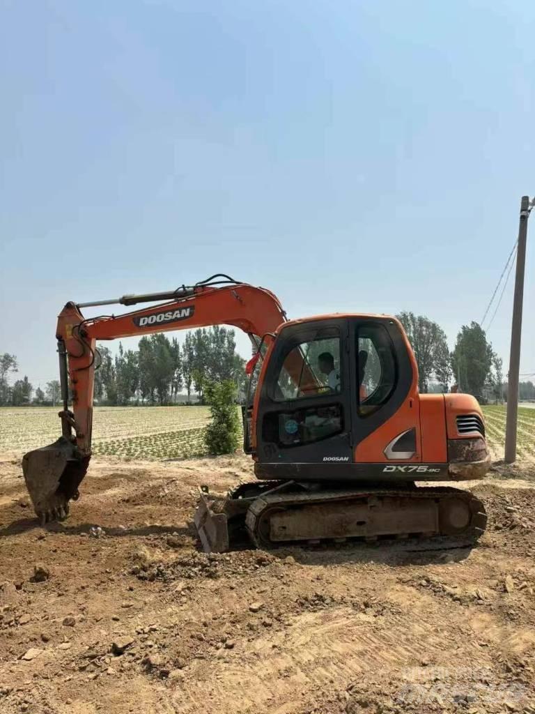 Doosan DX 75-9 Pásové rýpadlá