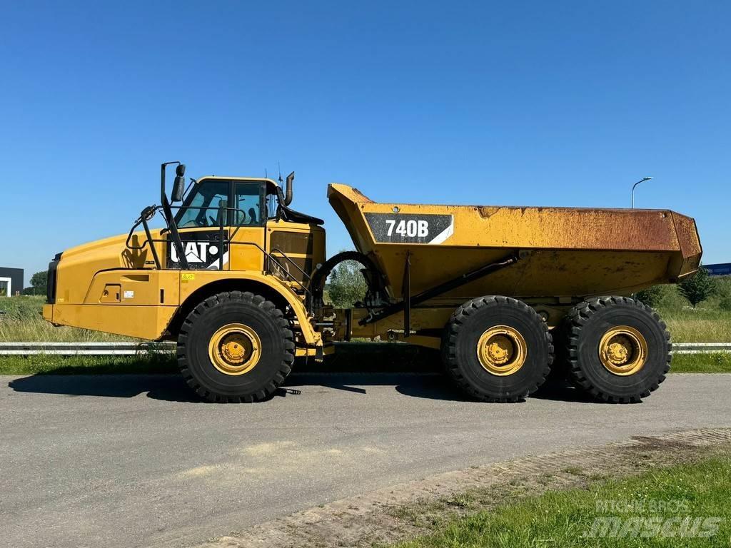 CAT 740B Kĺbové nákladné autá