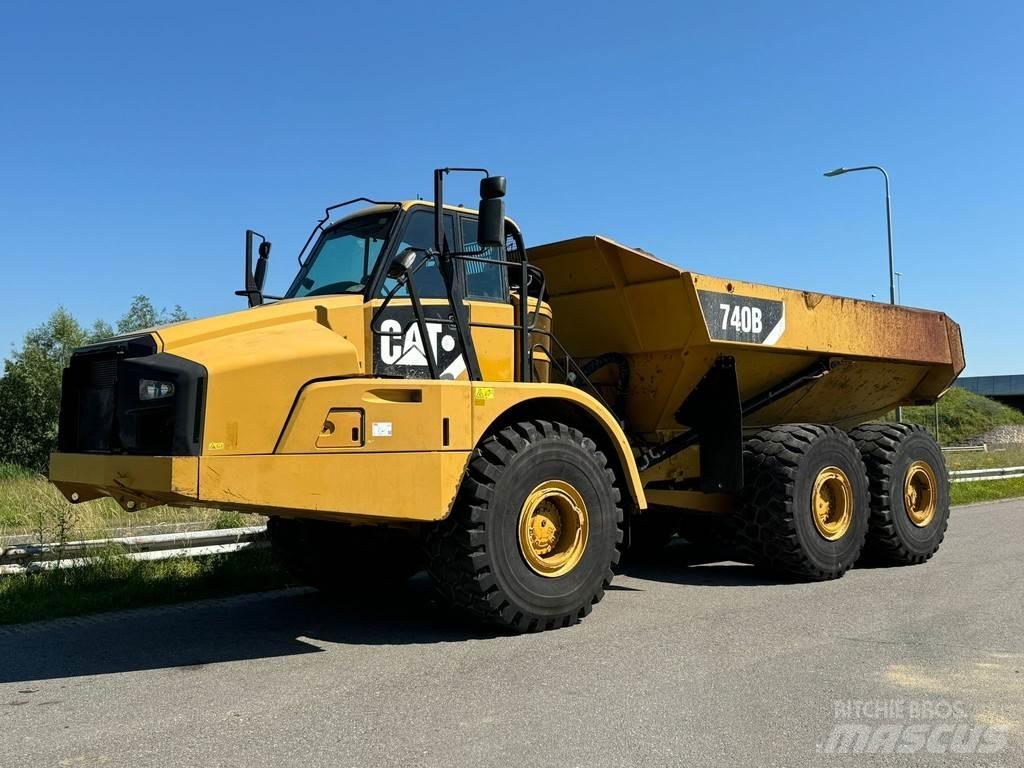CAT 740B Kĺbové nákladné autá