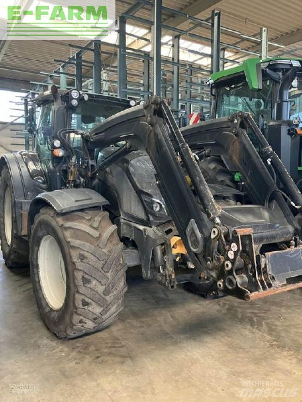 Valtra n174 Traktory