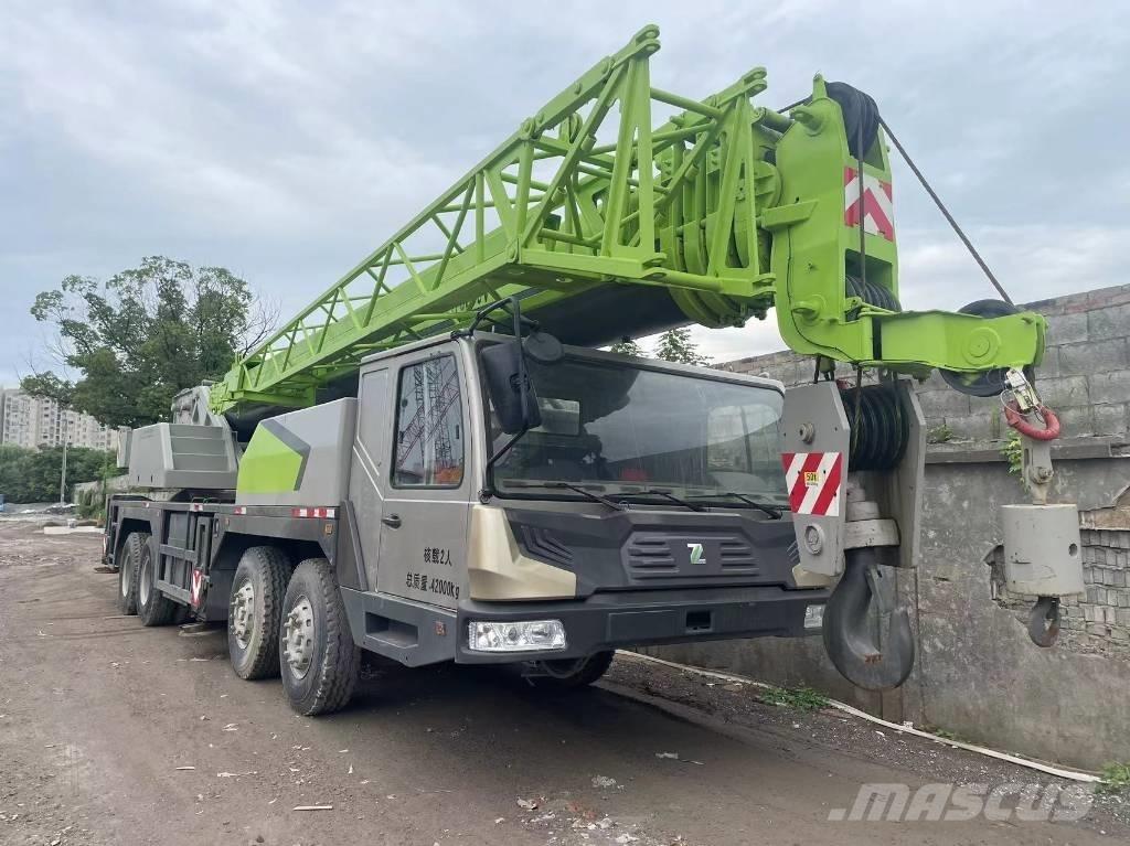 Zoomlion ZTC500 Univerzálne terénne žeriavy