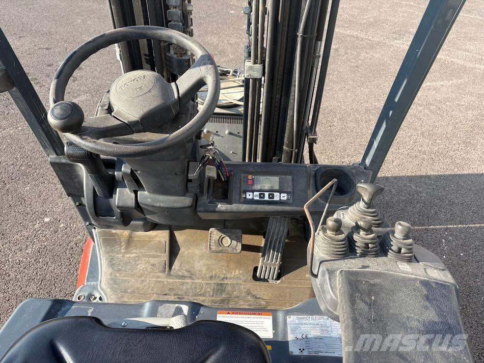 Toyota 8 FBET 15 Akumulátorové vozíky