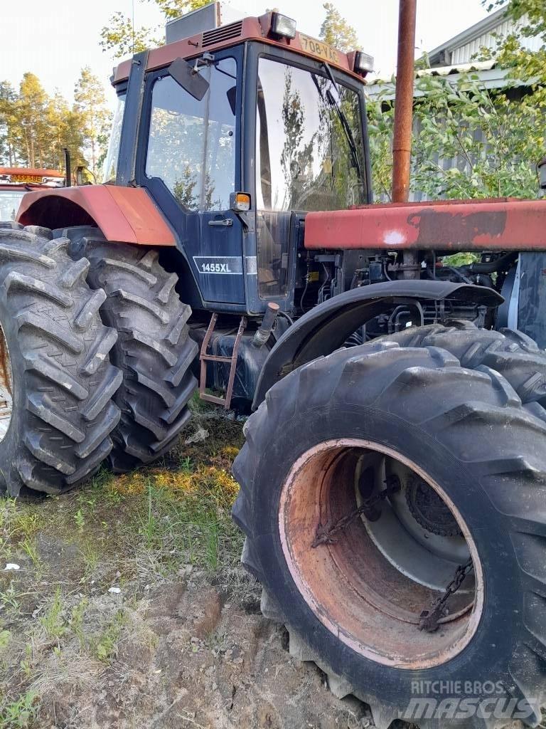 CASE 1455 Traktory