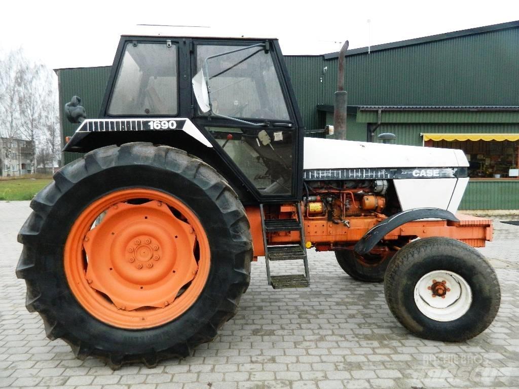 Case IH 1690 Traktory