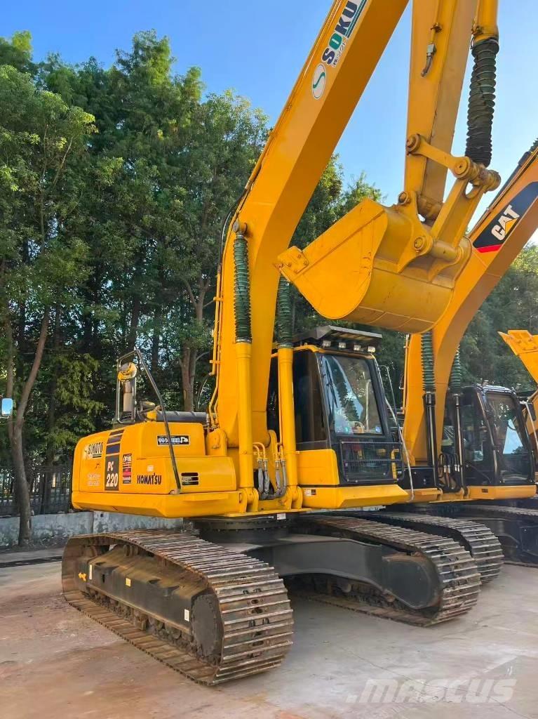 Komatsu PC 220-8 Pásové rýpadlá
