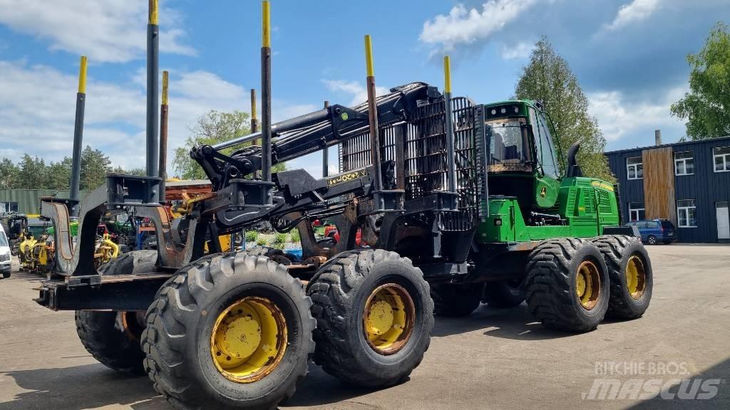 John Deere 1910 G Lesné traktory