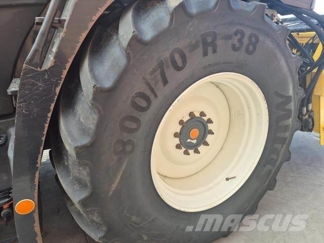 New Holland FR700 Samochodné kosačky