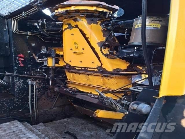 New Holland FR700 Samochodné kosačky