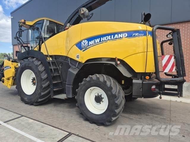 New Holland FR700 Samochodné kosačky
