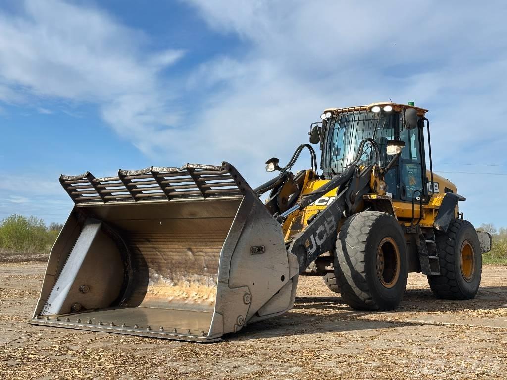JCB 437 HT Kolesové nakladače