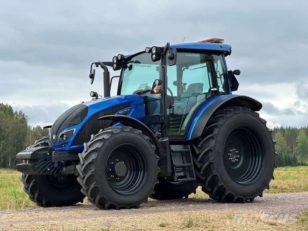 Valtra A 114 Traktory