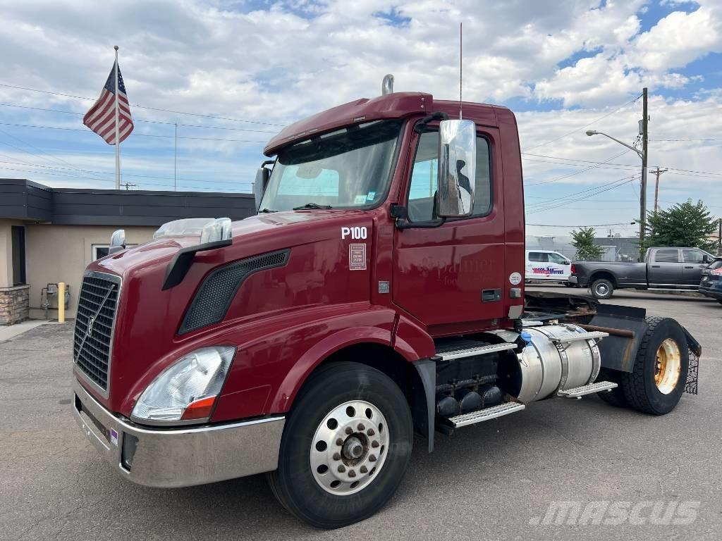 Volvo VNL 42 T300 Ťahače