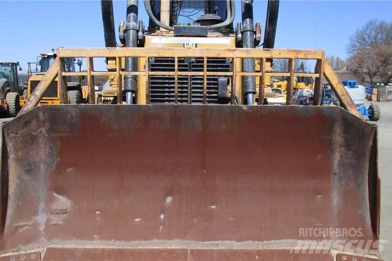 CAT D6R2 Pásové dozéry