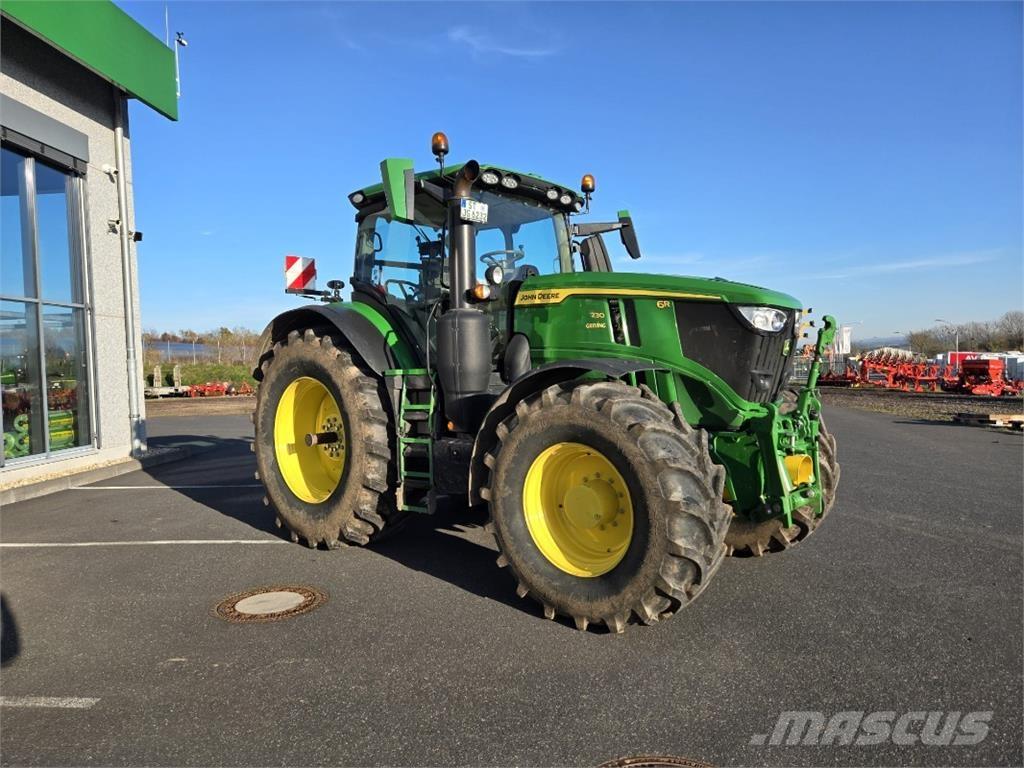 John Deere 6R230 Traktory