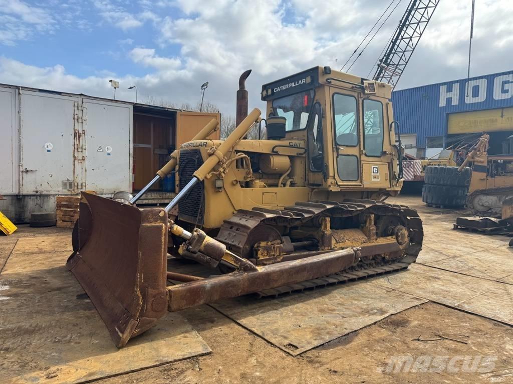 CAT D 6 D Pásové dozéry