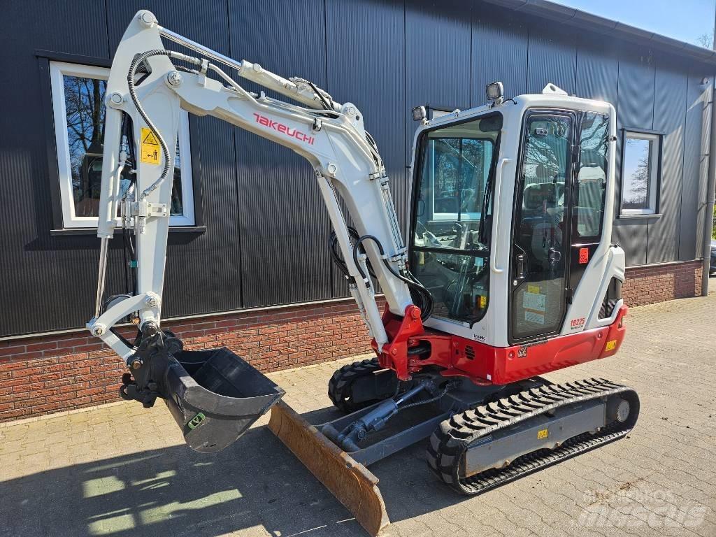 Takeuchi TB 225 Mini rýpadlá < 7t