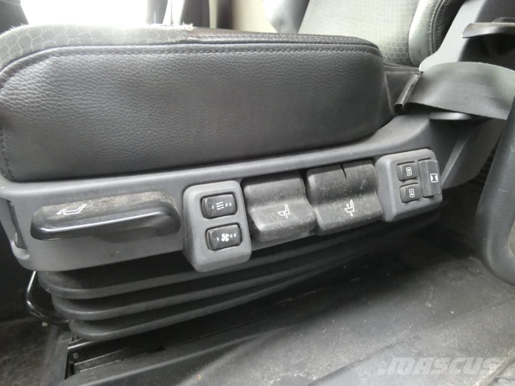 Scania P 250 Plošinové nákladné automobily/nákladné automobily so sklápacími bočnicami