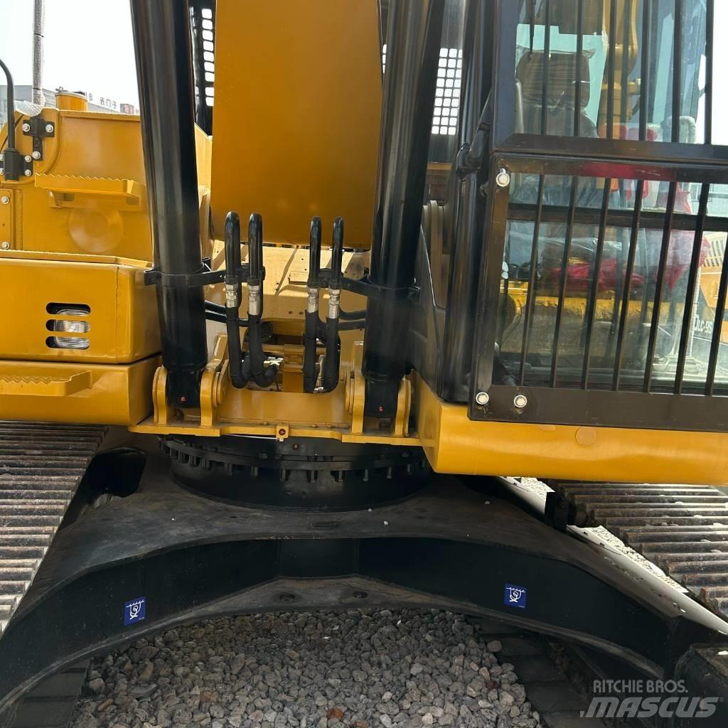 CAT 320 D Pásové rýpadlá