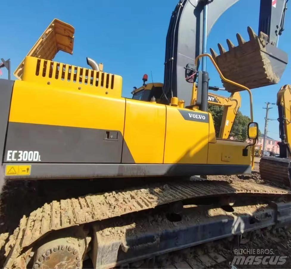 Volvo EC 300 D L Pásové rýpadlá