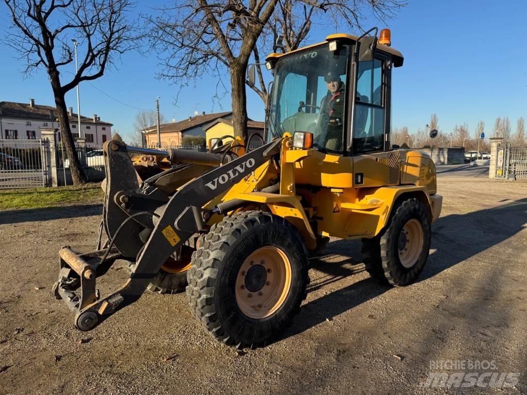 Volvo L 30 G Kolesové nakladače