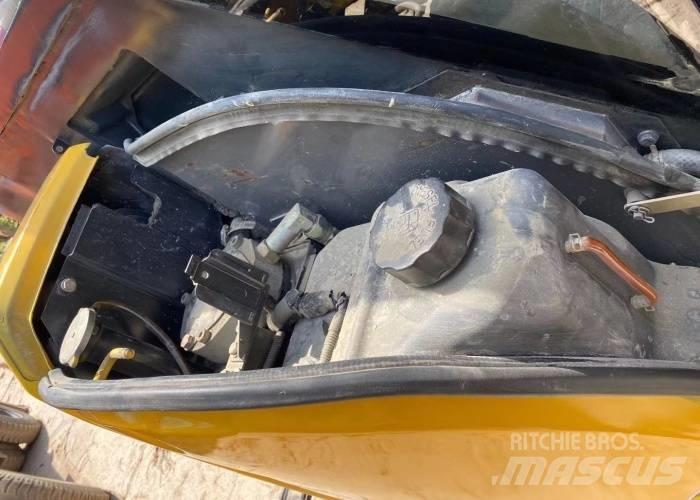 Komatsu PC30 Pásové rýpadlá