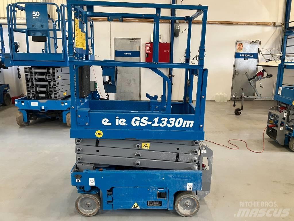 Genie GS 1330 Nožnicové zdvíhacie plošiny