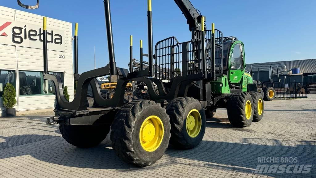 John Deere 1210 E Lesné traktory