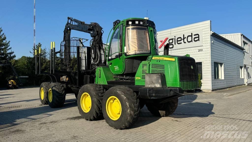 John Deere 1210 E Lesné traktory