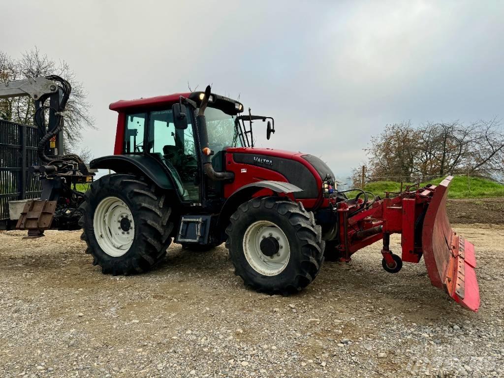 Valtra N 91 Traktory