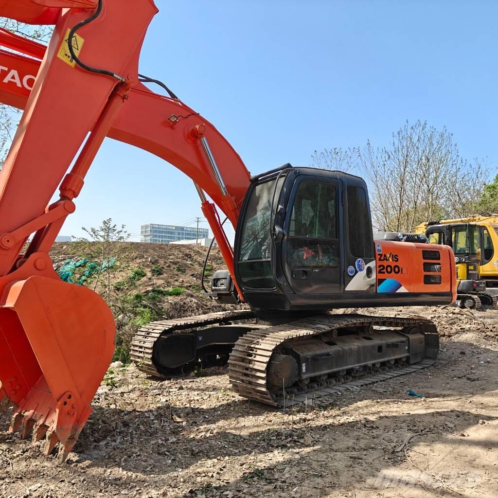 Hitachi ZX200 Pásové rýpadlá