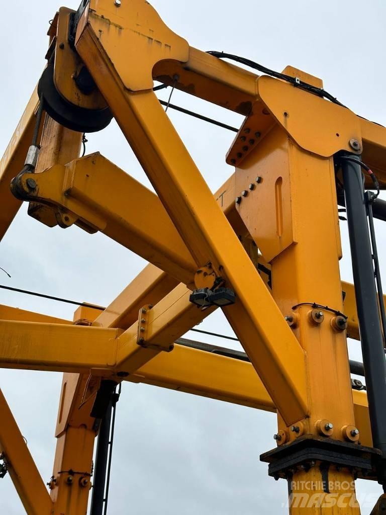 Combilift SC 3 T Kontajnerové manipulátory