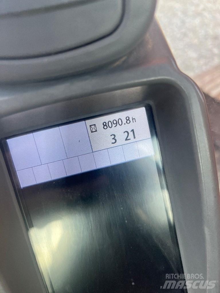 Hitachi ZX 210 Pásové rýpadlá