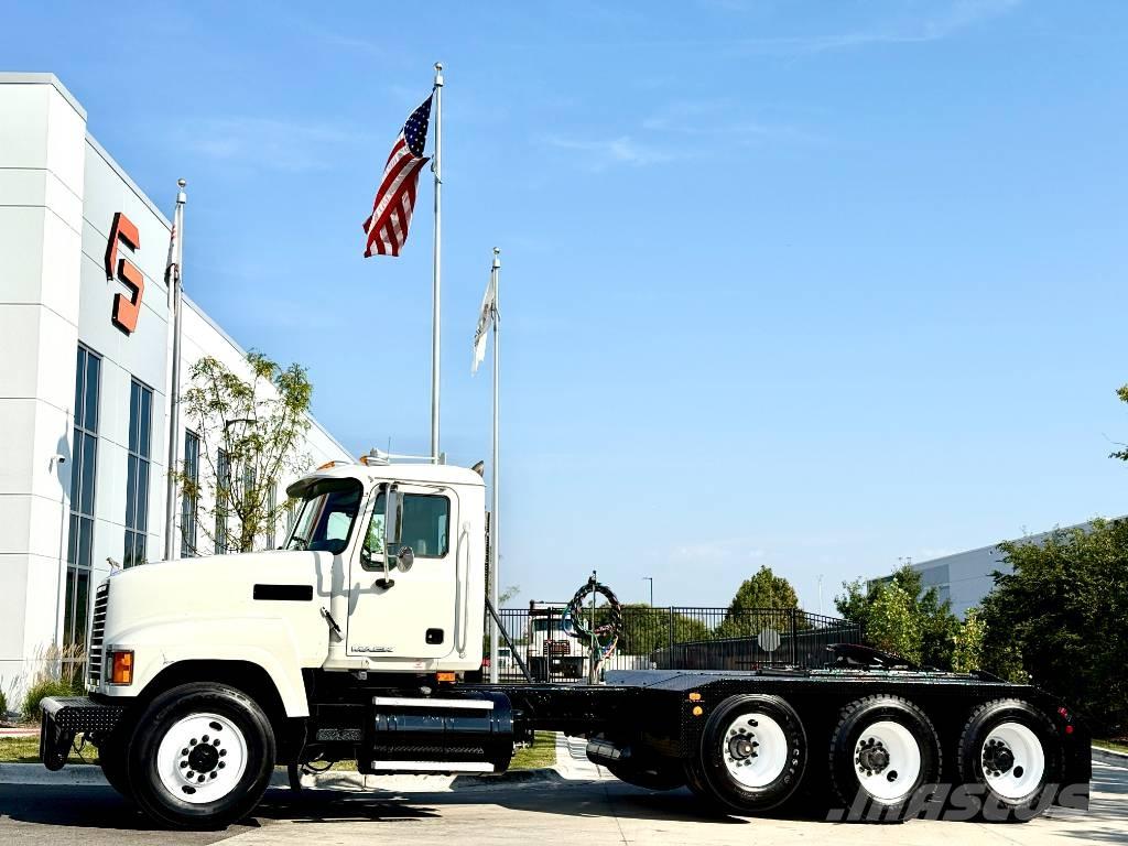 Mack CHU 613 Ťahače