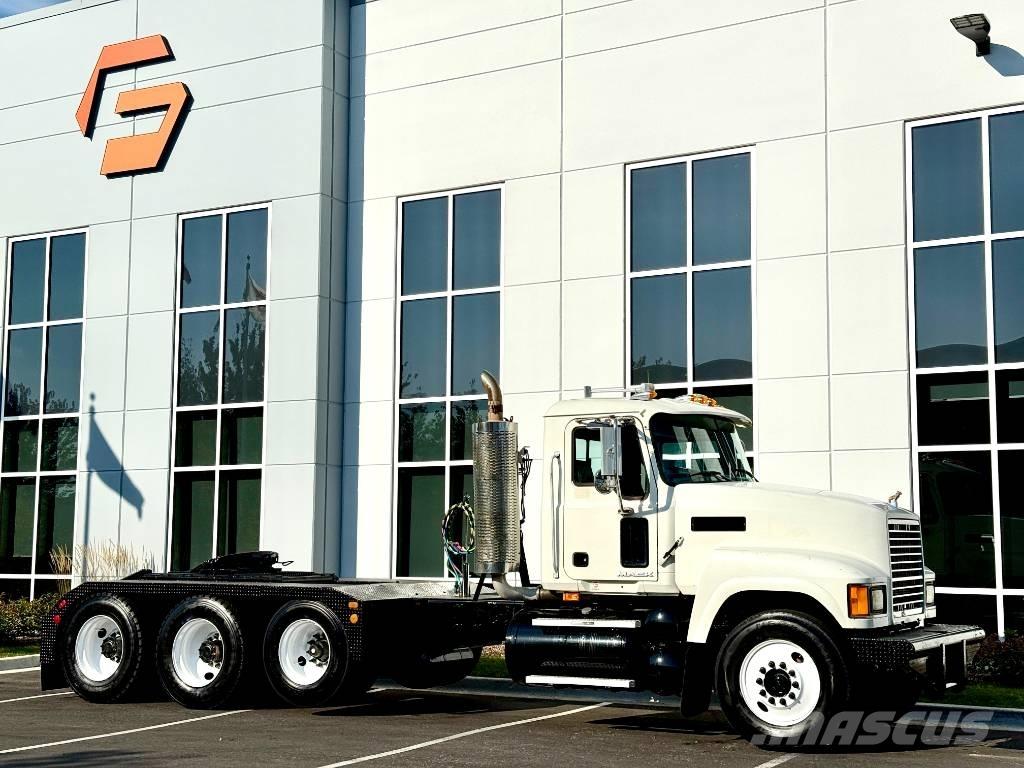 Mack CHU 613 Ťahače