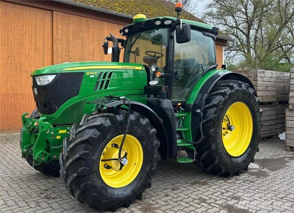 John Deere 6210R Traktory