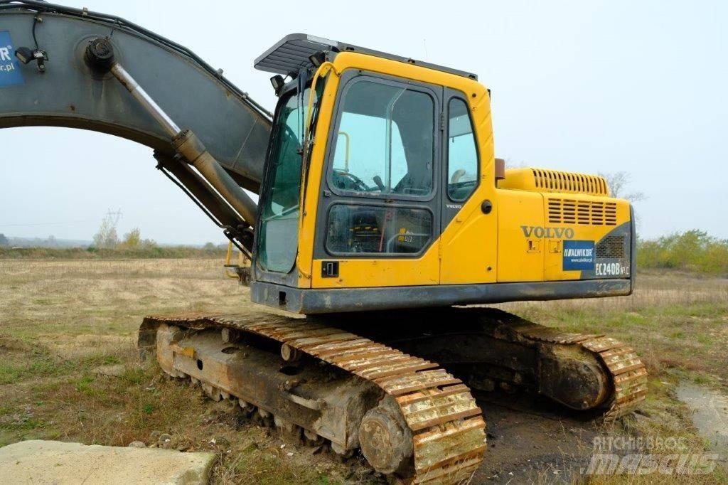 Volvo EC 240 kabina Kabíny a interiér