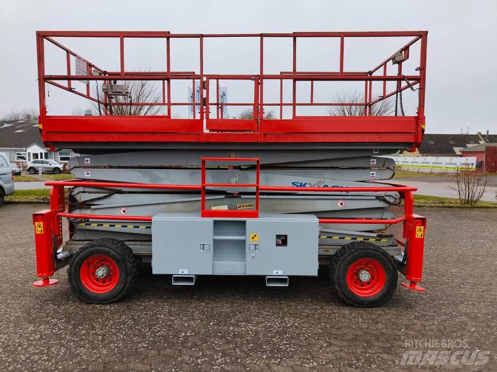 SkyJack SJ 9250 RT Nožnicové zdvíhacie plošiny