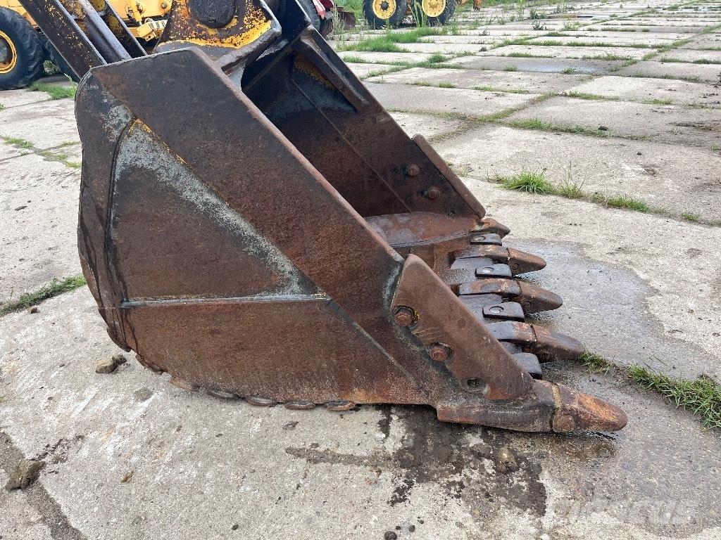 Komatsu PC 300-8 Pásové rýpadlá